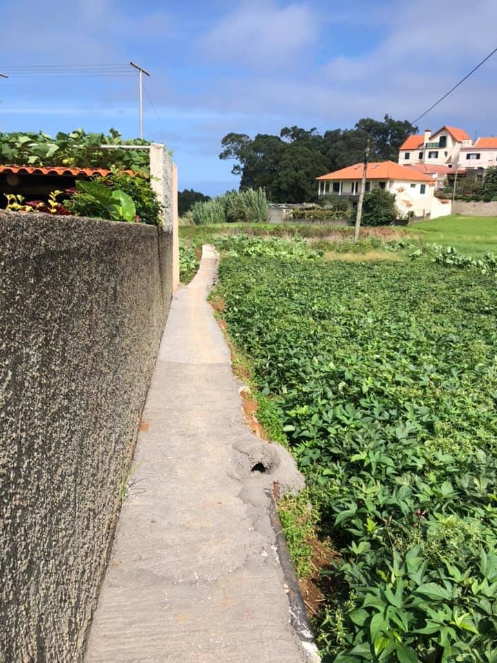 construcao-e-pavimentacao-de-47m-de-vereda-e-levada-no-sitio-da-levada-grande